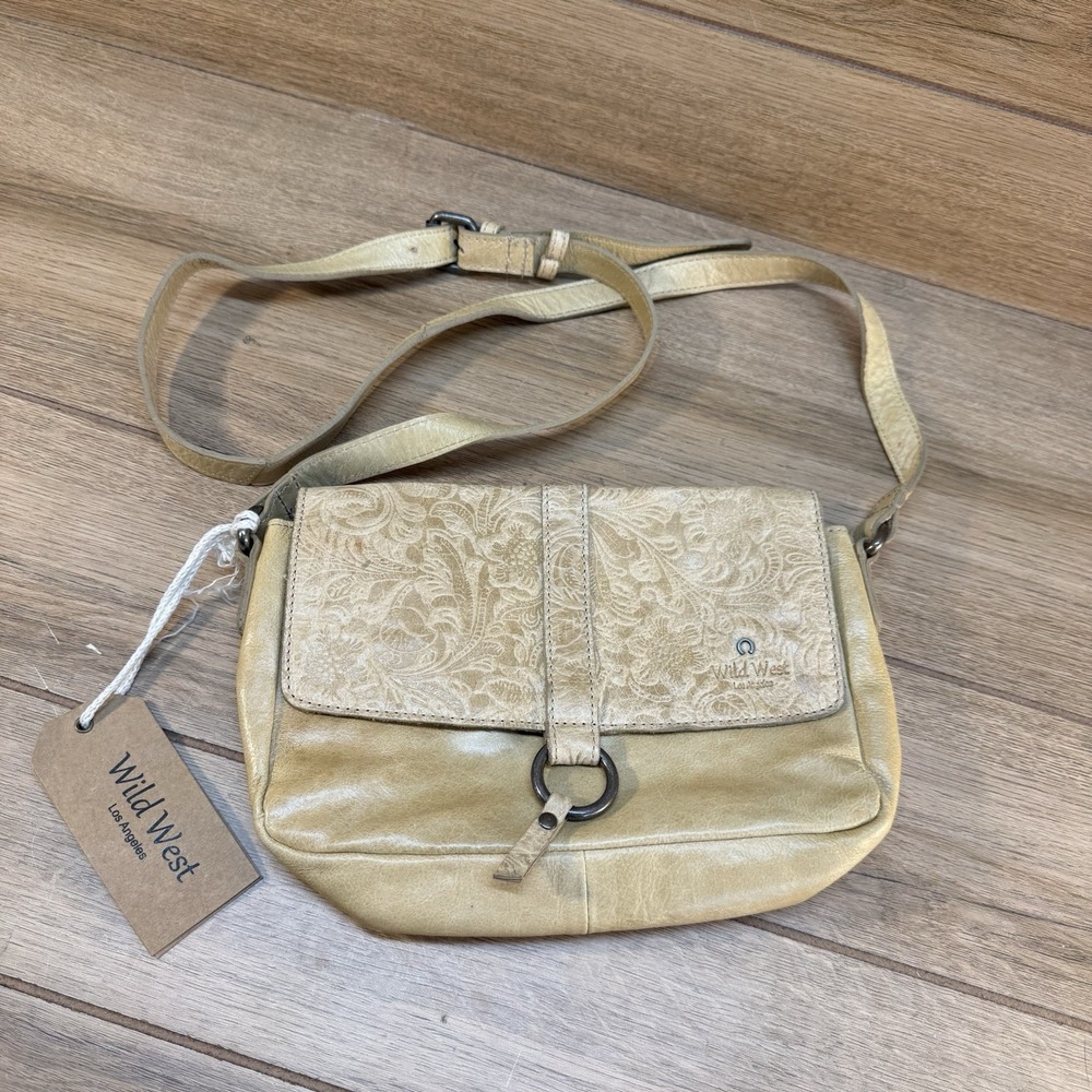NWT New Wild West Los Angeles Lili Flower Leather Beige Crossbody Bag Embossed‎